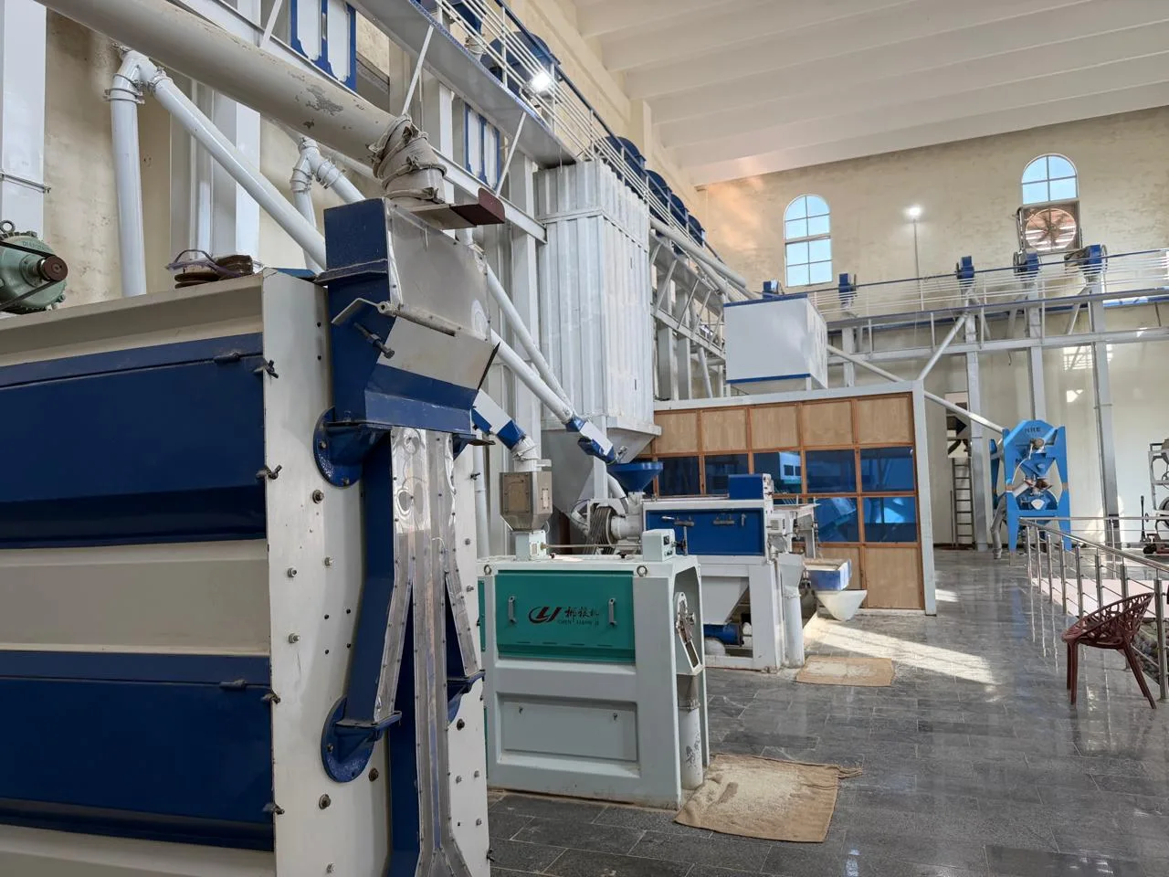 Machinery and material handling lines in the mill